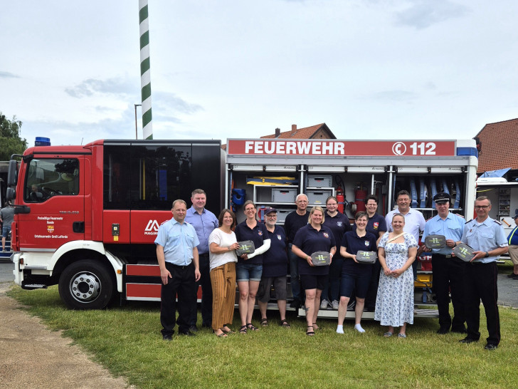 Unter anderem wurde die Feuerwehr Groß Lafferde mit Hygienetaschen ausgestattet.