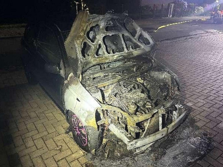 PKW-Brand in Spieka-Neufeld (Archiv)