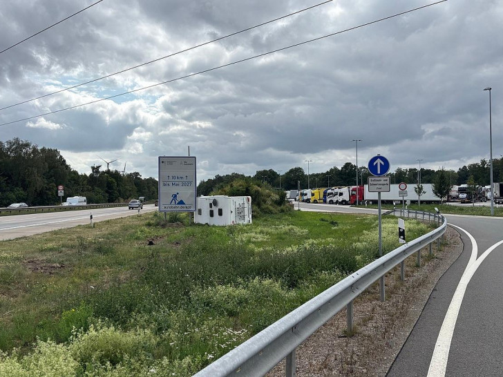 Wohnmobil verunfallt auf Autobahn 1 (Archiv)
