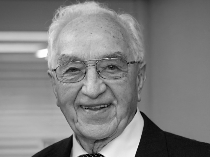Josef Schmidt ist im Alter von 102 Jahren jetzt verstorben.