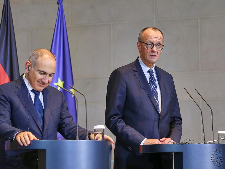 Nikol Paschinjan und Friedrich Merz (Archiv)