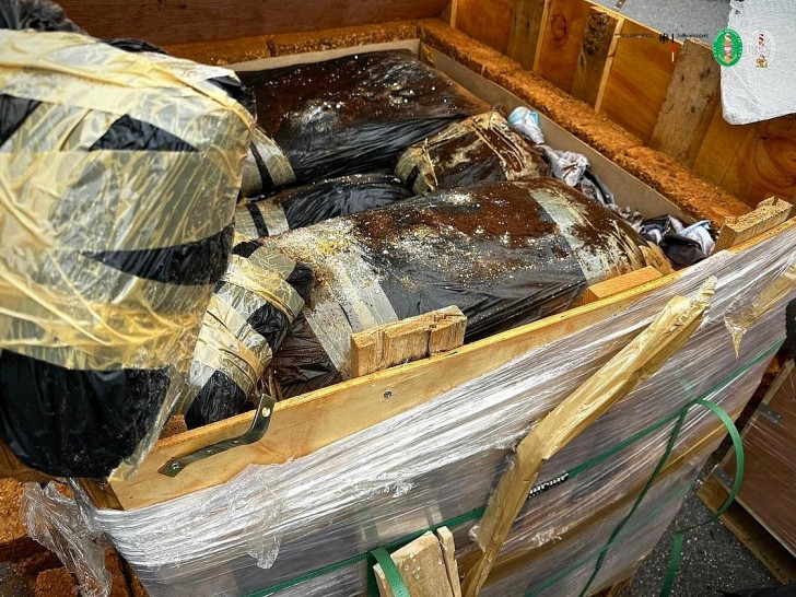 Cannabisverpackungen unter Tarnladung (Archiv)