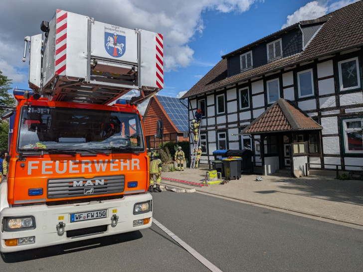 Hier war die Drehleiter der Feuerwehr Fümmelse bei einer Übung im Einsatz, für eine Dienstleistung werden 300 Euro pro halber Stunde fällig (Archivfoto).