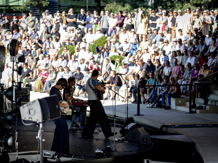 Sons of the East begeistern das Wolfsburger Publikum.