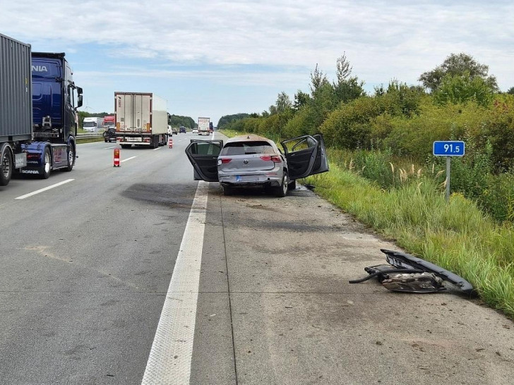 Pkw überschlägt sich auf der A1 (Archiv)