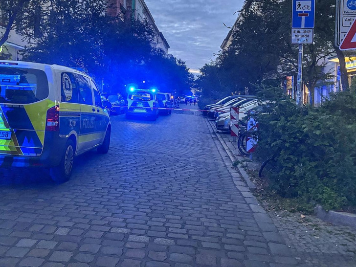Polizei in der Berliner Graefestraße am 07.08.2026