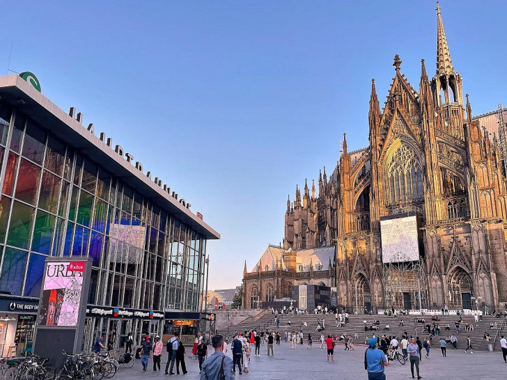 Kölner Hauptbahnhof und Dom (Archiv)