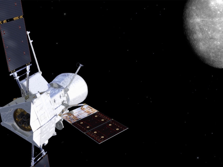 Das aus vier Modulen bestehende Raumfahrzeug "BepiColombo" nähert sich dem Merkur.