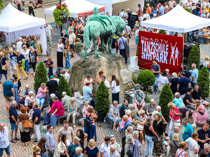 Ein letztes Mal für dieses Jahr bietet der Stadtmarkt die Kulisse für den Feierabendmarkt.