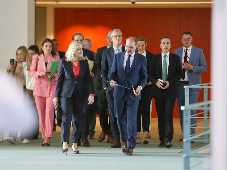 Nina Warken und Alexander Dobrindt am 12.08.2026