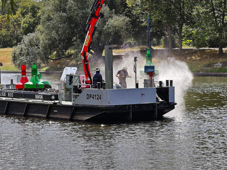 Fahrwassertonnen (Archiv)