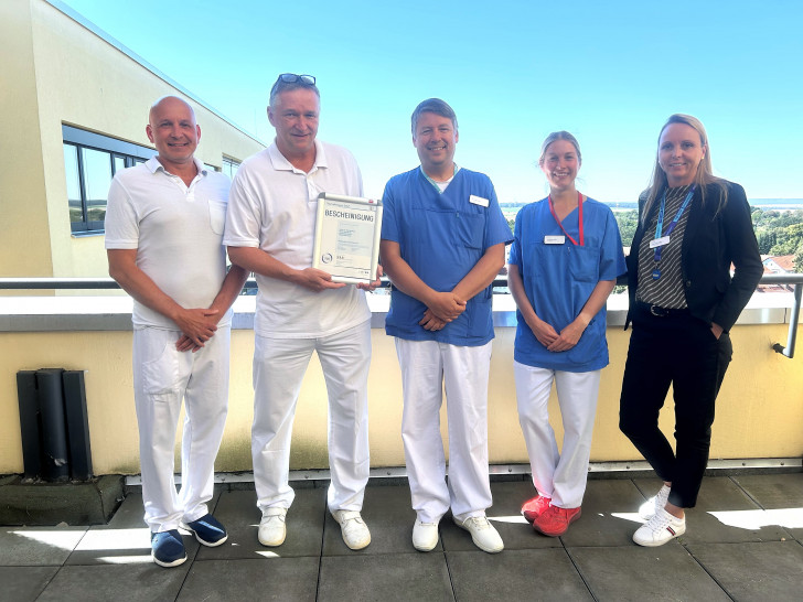 Dr. Panagiotis Bouklas, Chefarzt der Orthopädie, Orthopädischen Chirurgie und Unfallchirurgie, Dr. Ivo Landré, leitender Oberarzt der Orthopädie, Orthopädischen Chirurgie und Unfallchirurgie sowie Koordinator des Traumanetzwerks, Dr. Ulrich Bitz, Chefarzt der Notaufnahme; Isabell Schulze, leitende Oberärztin der Notaufnahme, Franziska Dräger, Verwaltungsleitung