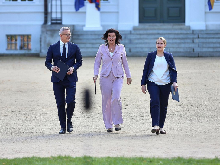 Karsten Wildberger, Dorothee Bär, Verena Hubertz am 25.08.2026