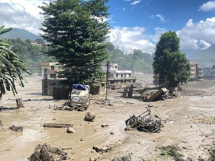 Sturzflut an der Grenze zwischen China und Nepal am 26.08.2026