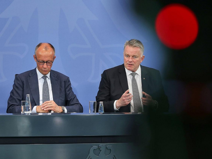 Friedrich Merz und Gordon Schnieder (Archiv)