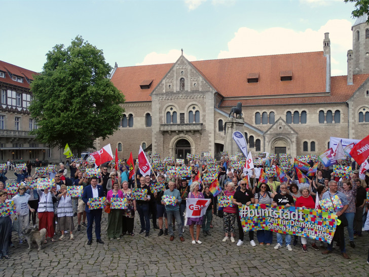 Archivfoto: #buntstadt -Kundgebung auf dem Burgplatz zu m 75. Jahrestag des Grundgesetzes am 23. Mai 2024.