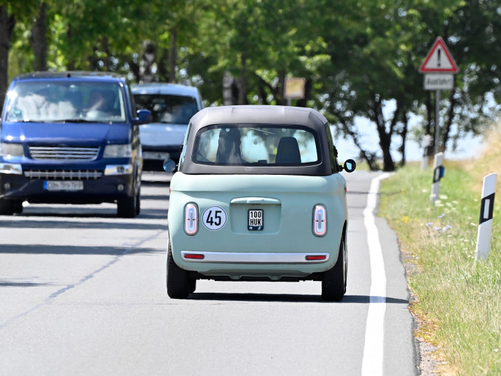 Immer beliebter auf deutschen Straßen: Microcars, oder auch Mopedautos genannt, sind mit maximal 45 km/h unterwegs.
