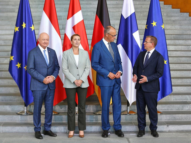 Empfang von "gleichgesinnten" Regierungschefs für Beratung über EU-Finanzrahmen am 27.08.2026