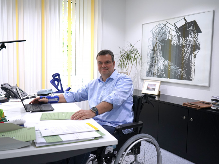 Seit Montag dieser Woche auch stundenweise wieder im Büro anzutreffen: Landrat Dr. Alexander Saipa für wichtige interne Rücksprachen wieder im Kreishaus präsent. 
