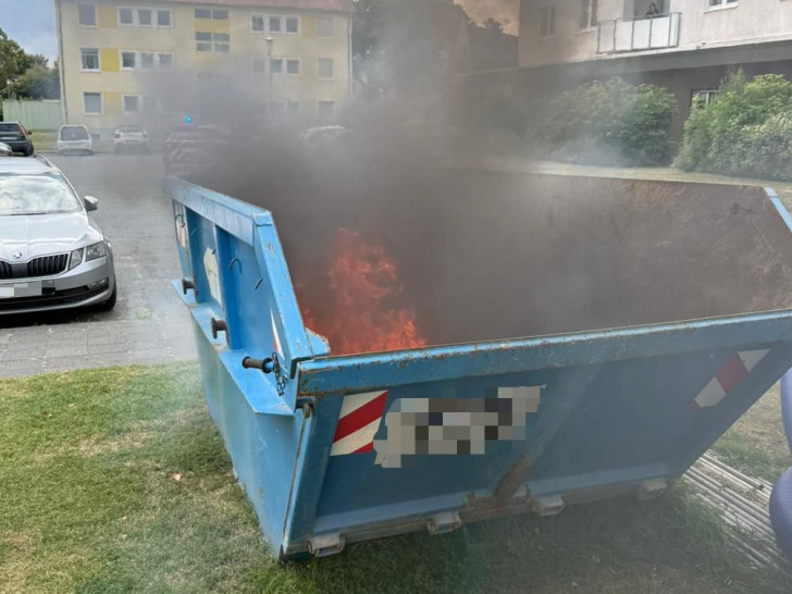 Der Container war am Nachmittag in Brand geraten.