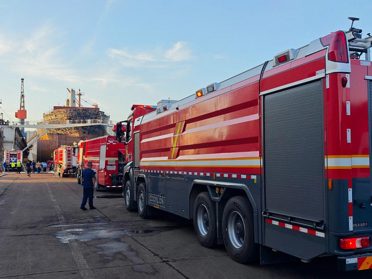Feuerwehreinsatz im Hafen von Qingdao am 10.09.2026