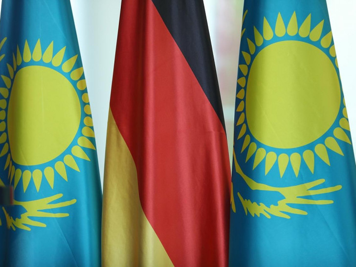 Flagge von Kasachstan (Archiv)
