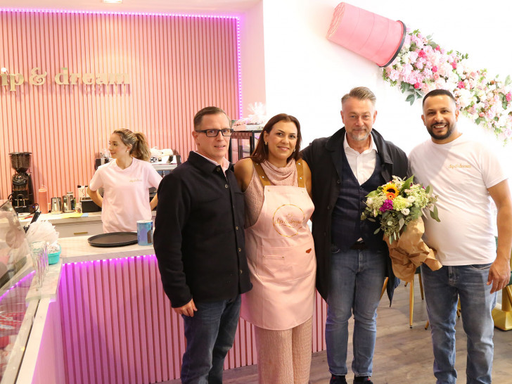 Bei der Eröffnung (v.li.): Andre Volke, Sabrine Fakhreddine, Ivica Lukanic und Bilal Fakhreddine.