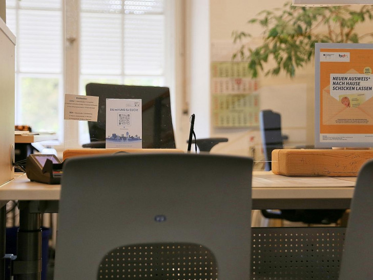 Arbeitsplatz in einer Behörde (Archiv)