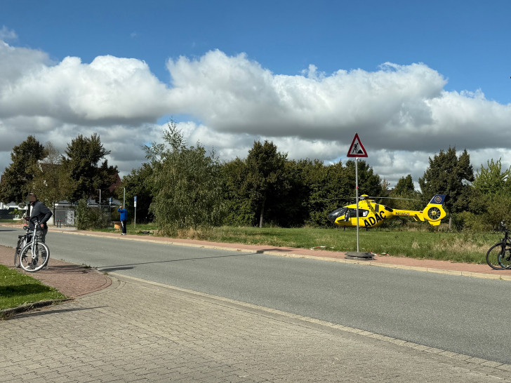 Der Rettungshubschrauber Christoph 30 landete beim Einkaufszentrum in Lengede. 