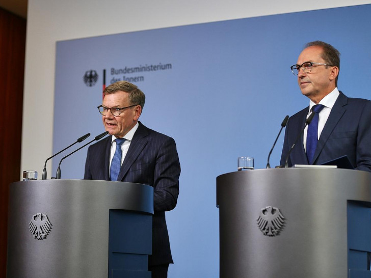 Johann Wadephul und Alexander Dobrindt am 01.09.2026