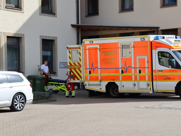 Der Umzug von Patienten wird vorbereitet.