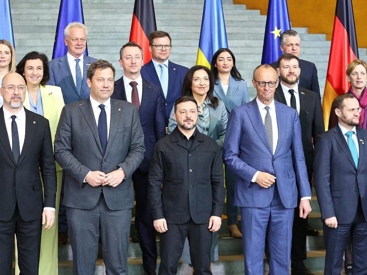 Gruppenbild bei deutsch-ukrainischen Regierungskonsultationen (Archiv)