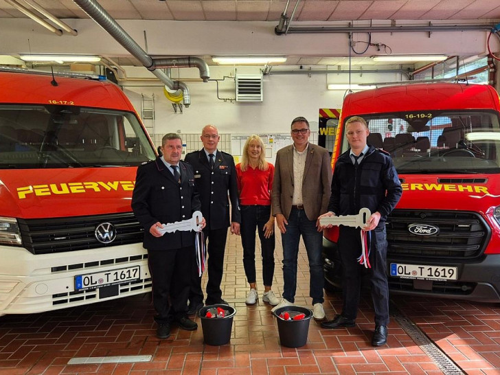 OBM Heiko Zywina, GBM Jörg Schmidt, Verwaltungsmitarbeiterin Manuela Nickel, Bürgermeister Jörg Skatulla, stv. Gemeindejugendfeuerwehrwart Pascal Imholze (Archiv)