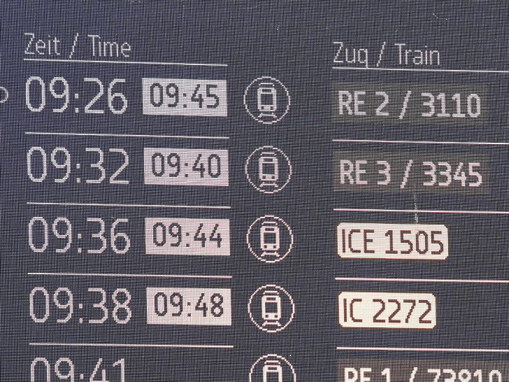 Anzeigetafel bei der Deutschen Bahn (Archiv)