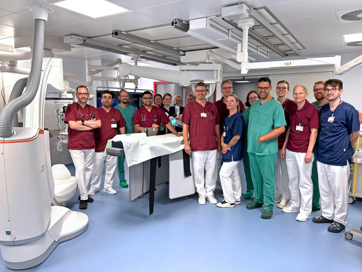 Auch im neuen Herzkatheterlabor für die Patienten da: Das Team der Klinik für Innere Medizin – Kardiologie und des Funktionsdienstes Kardiologie.