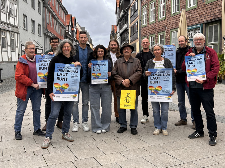 Das Wolfenbütteler Bündnis für Demokratie und Vielfalt lädt zum Demokratiefest in den Großen Zimmerhof ein.