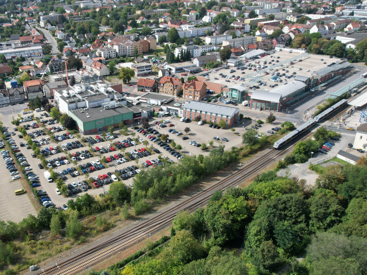 Um das Areal links vom Bahnhof geht es.