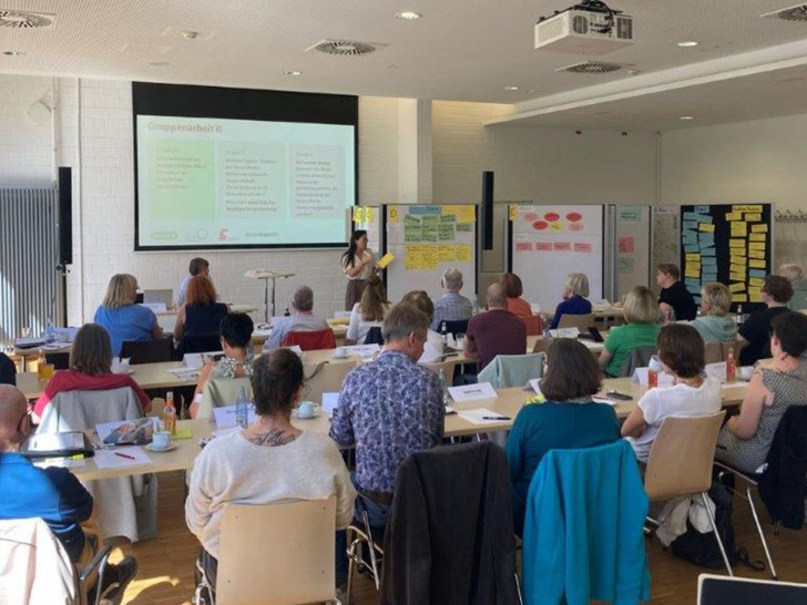 Die Stadt Wolfenbüttel gab am Dienstag den offiziellen Startschuss für das Modellvorhaben „Gemeinsam für Pflege & Planetare Gesundheit“.