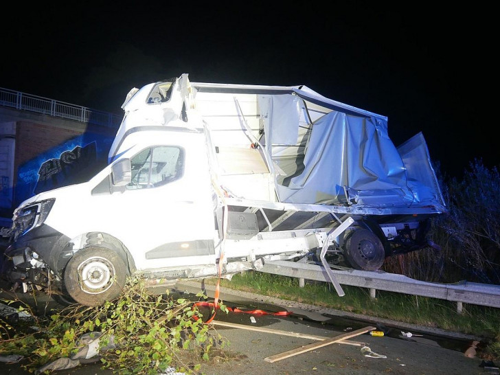 Unfallbeteiligter Kleintransporter (Archiv)