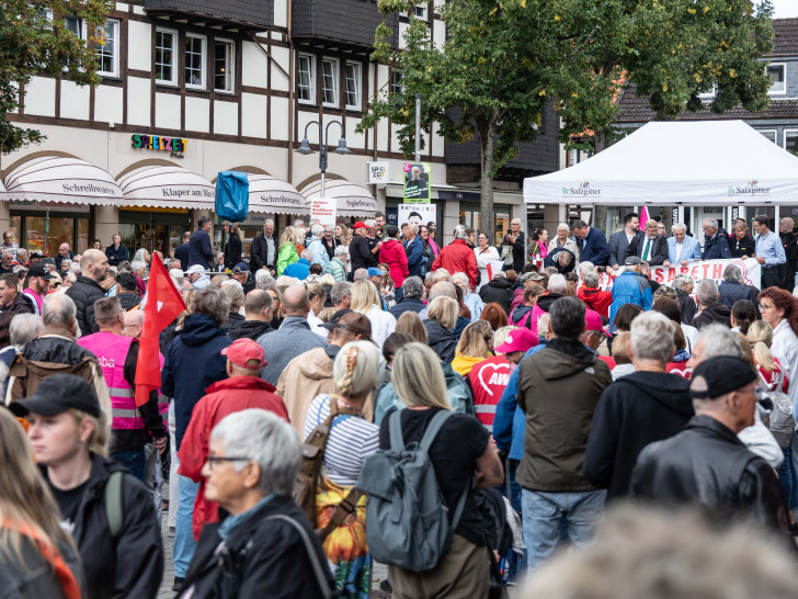 Am Montag fand eine Demo für den Erhalt des Elisabeth Krankenhauses statt.