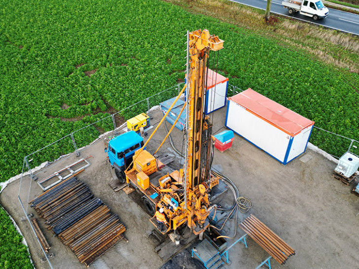 it einer solchen mobilen Bohranlage werden die Arbeiten bei Helmstedt-Emmerstedt ausgeführt.
