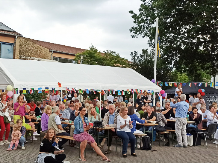 Wie beim ersten Fest der Kulturen 2023 freuen sich alle auf eine Feier im Zeichen der Begegnung, des kulturellen Austauschs und des fröhlichen Miteinanders.