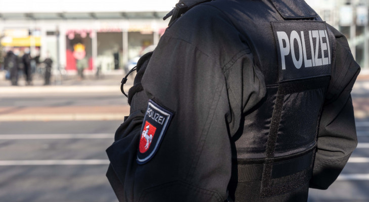 Wegen Gefahrenlage: Polizei sperrt A7 und B243 bei Seesen