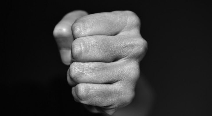 Familie aus Braunschweig in Bielefeld überfallen und geschlagen