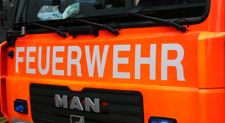 Pferdeunterstand in Flammen: Feuerwehr Gifhorn verhinderte Schlimmeres