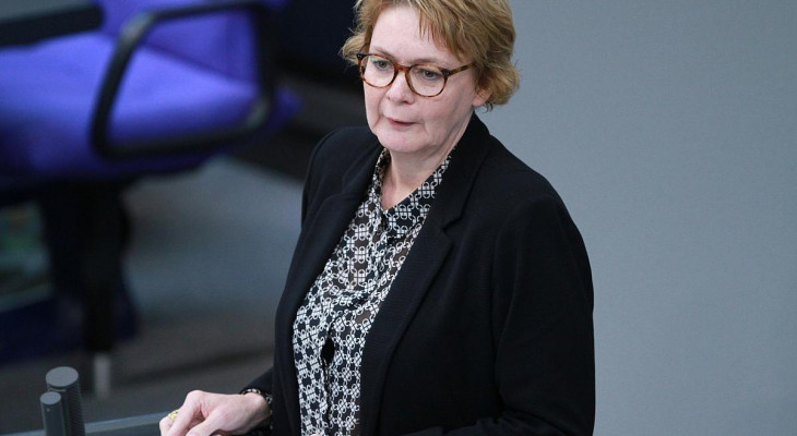 Innenministerin verkündet: Waffenverbot für den ÖPNV kommt